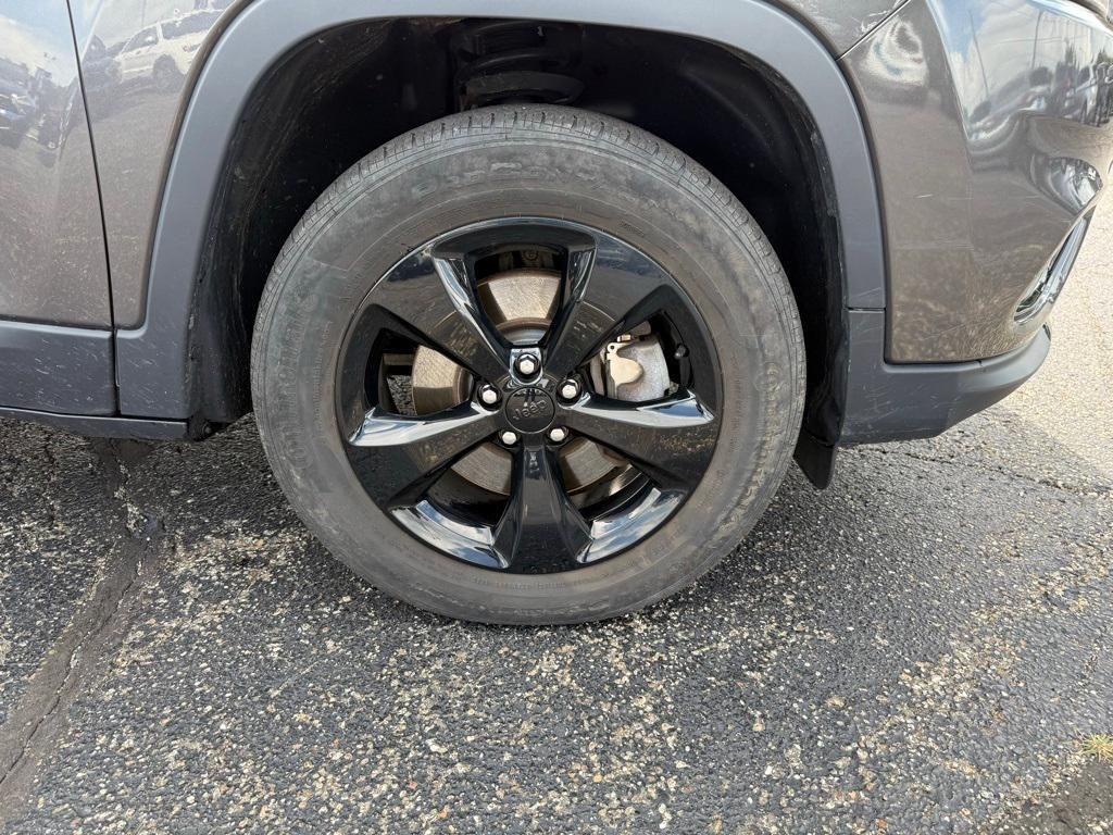 used 2019 Jeep Cherokee car, priced at $19,365