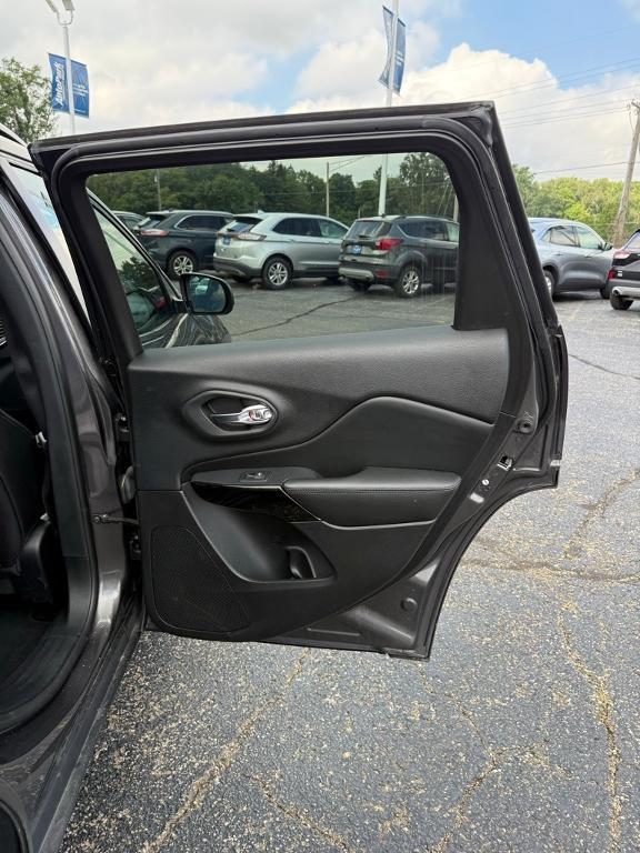used 2019 Jeep Cherokee car, priced at $19,365