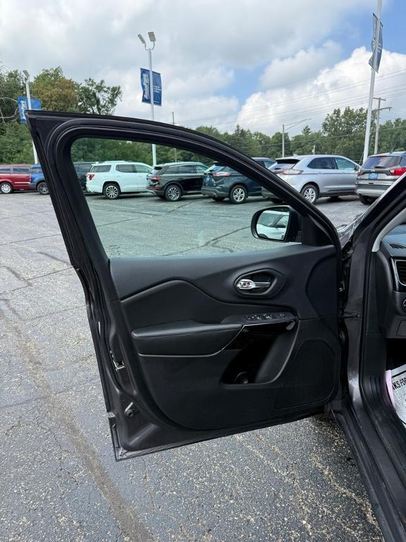 used 2019 Jeep Cherokee car, priced at $19,365