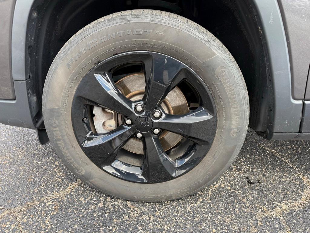 used 2019 Jeep Cherokee car, priced at $19,365