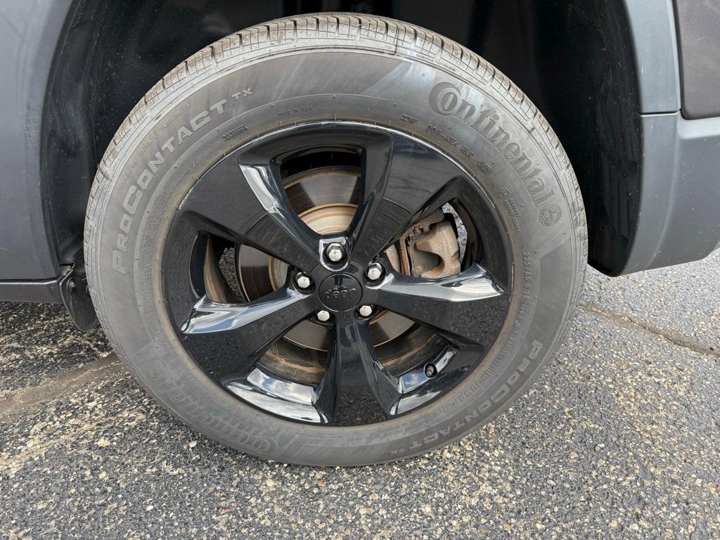 used 2019 Jeep Cherokee car, priced at $19,365