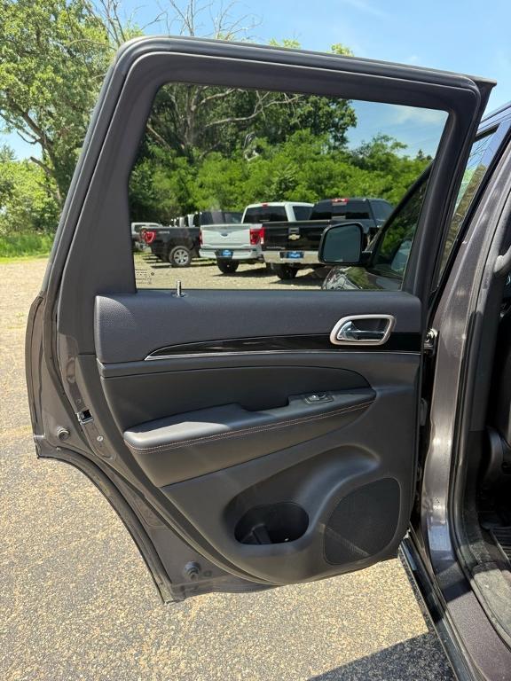 used 2016 Jeep Grand Cherokee car, priced at $15,995