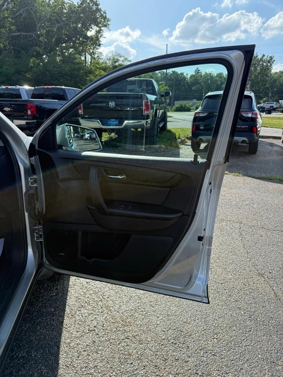 used 2017 Chevrolet Traverse car, priced at $11,000
