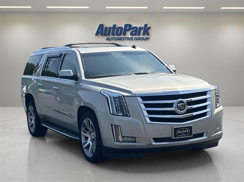 used 2015 Cadillac Escalade ESV car, priced at $22,500