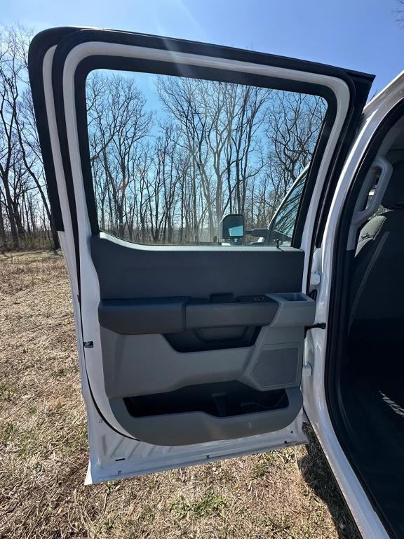 new 2024 Ford F-350 car, priced at $58,235