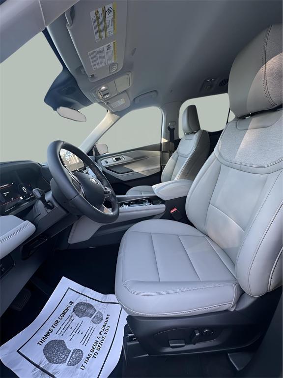 new 2025 Ford Explorer car, priced at $48,660