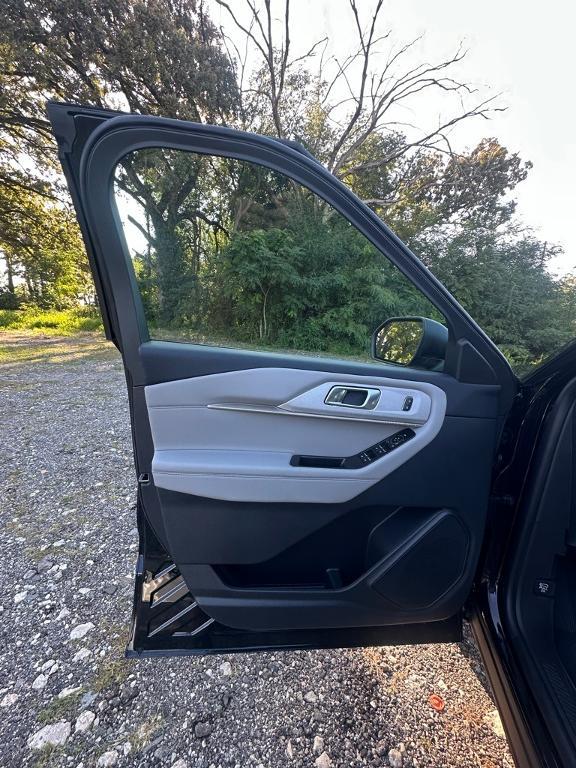 new 2025 Ford Explorer car, priced at $48,660