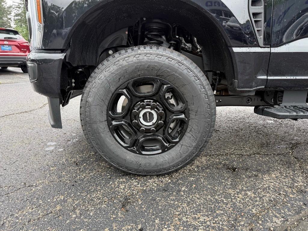 new 2025 Ford F-250 car, priced at $57,695