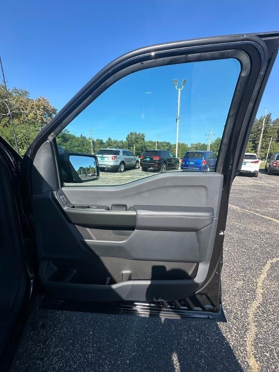 new 2025 Ford F-150 car, priced at $50,425
