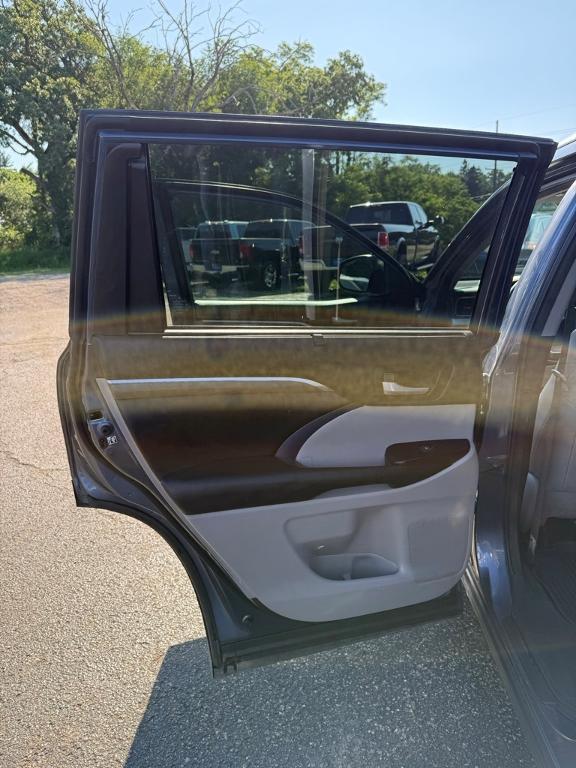 used 2018 Toyota Highlander car, priced at $17,500