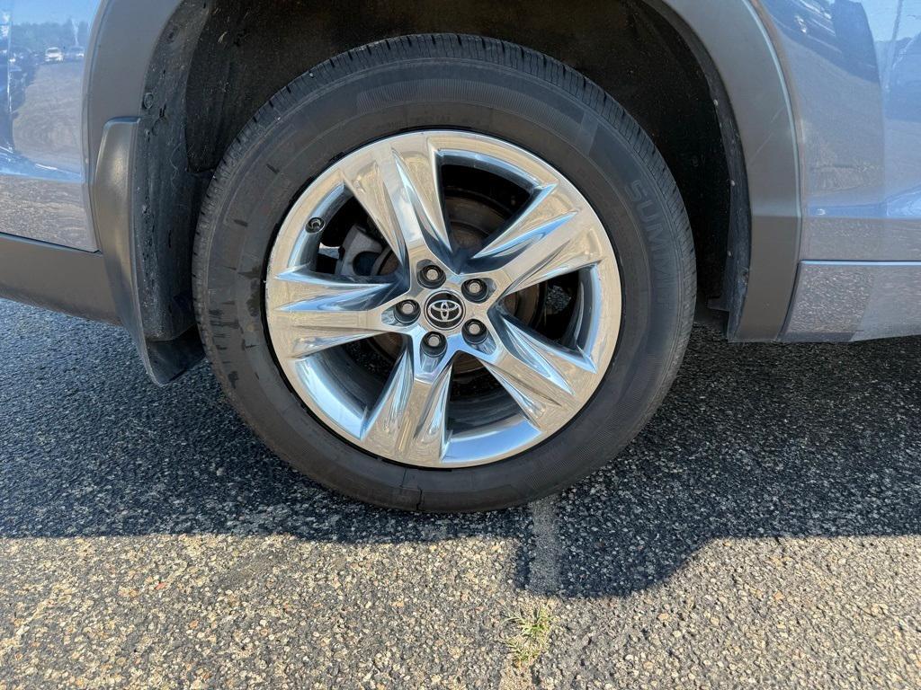 used 2018 Toyota Highlander car, priced at $17,500