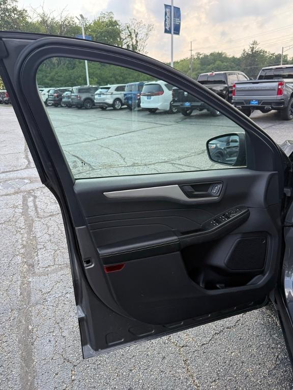 used 2022 Ford Escape car, priced at $22,584