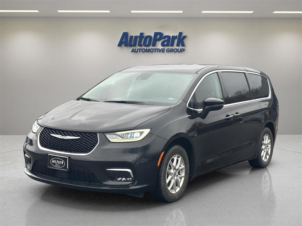 used 2023 Chrysler Pacifica car, priced at $23,995