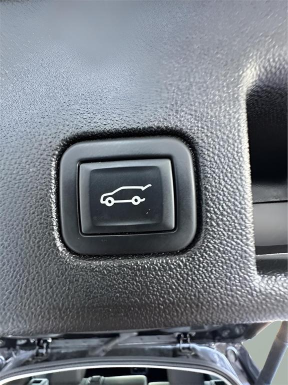 used 2022 Chevrolet Equinox car, priced at $22,995