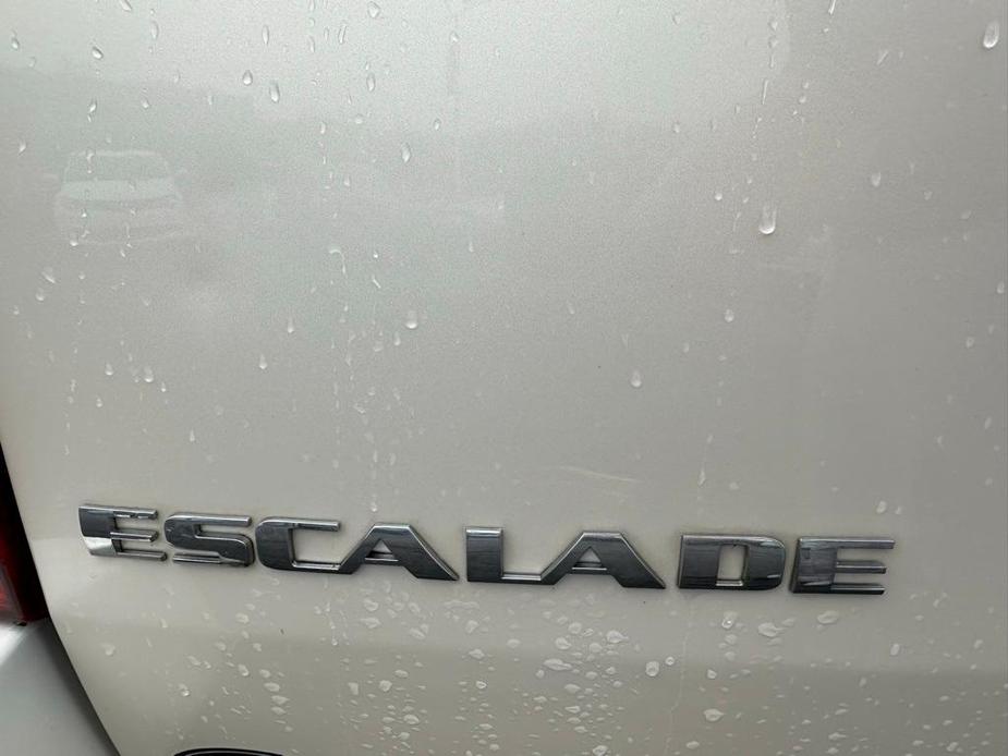 used 2013 Cadillac Escalade ESV car, priced at $10,995