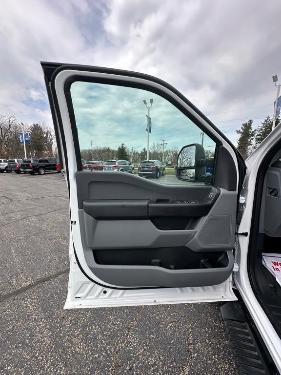 new 2024 Ford F-350 car