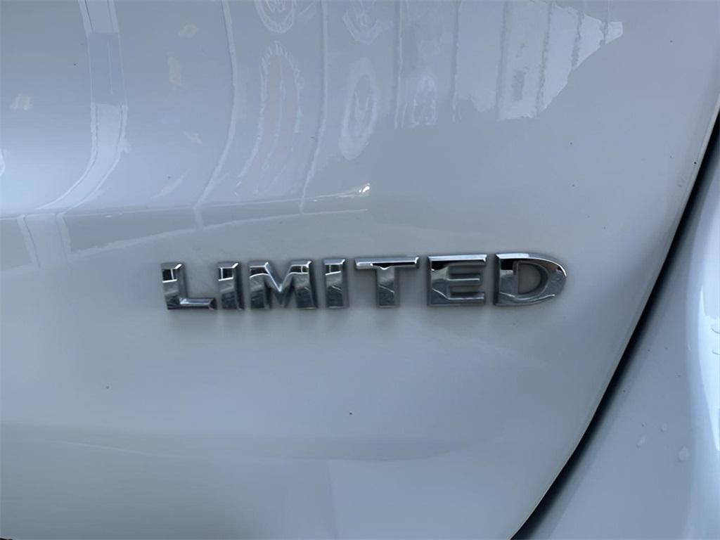 used 2021 Jeep Grand Cherokee car, priced at $26,300
