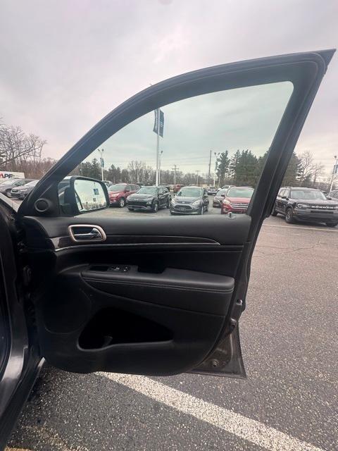 used 2015 Jeep Grand Cherokee car, priced at $12,995