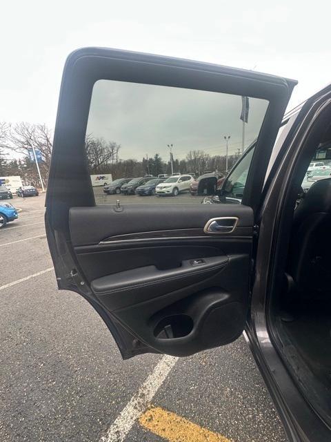 used 2015 Jeep Grand Cherokee car, priced at $12,995
