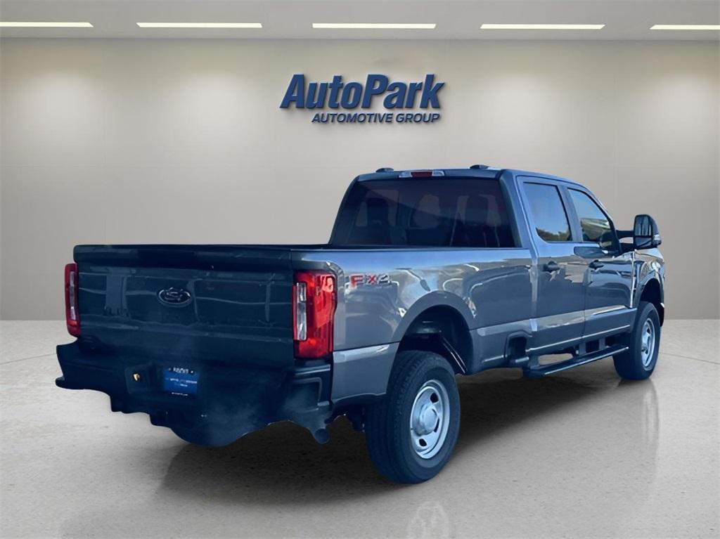 new 2024 Ford F-350 car, priced at $57,930