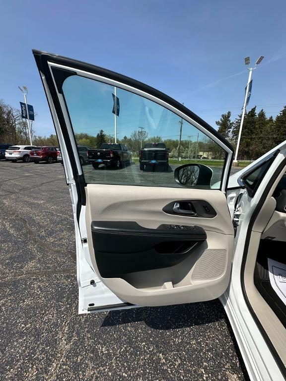 used 2023 Chrysler Pacifica car, priced at $23,995