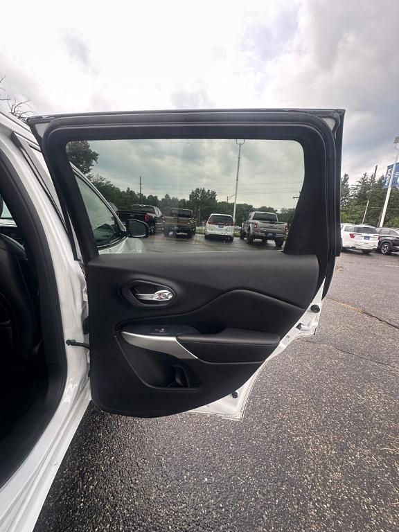 used 2016 Jeep Cherokee car, priced at $14,995