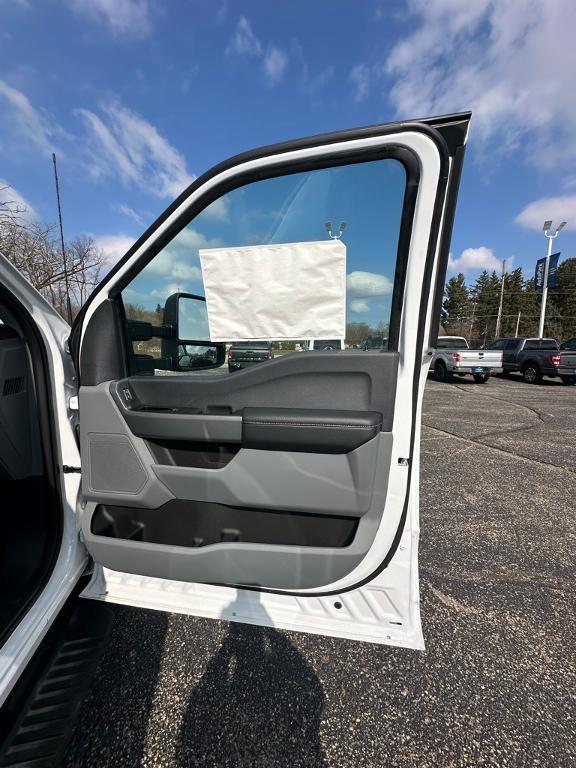 new 2024 Ford F-350 car, priced at $60,435