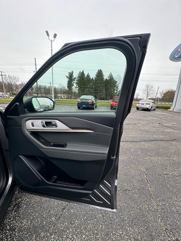 new 2025 Ford Explorer car, priced at $49,900