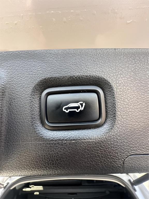 used 2020 Hyundai Santa Fe car, priced at $19,995