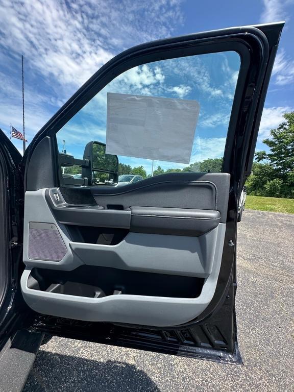 new 2025 Ford F-250 car, priced at $74,320