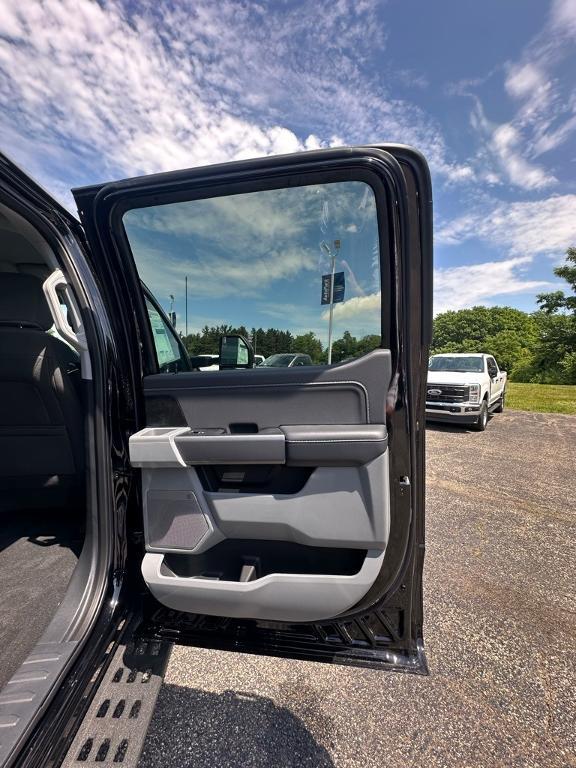 new 2025 Ford F-250 car, priced at $74,320