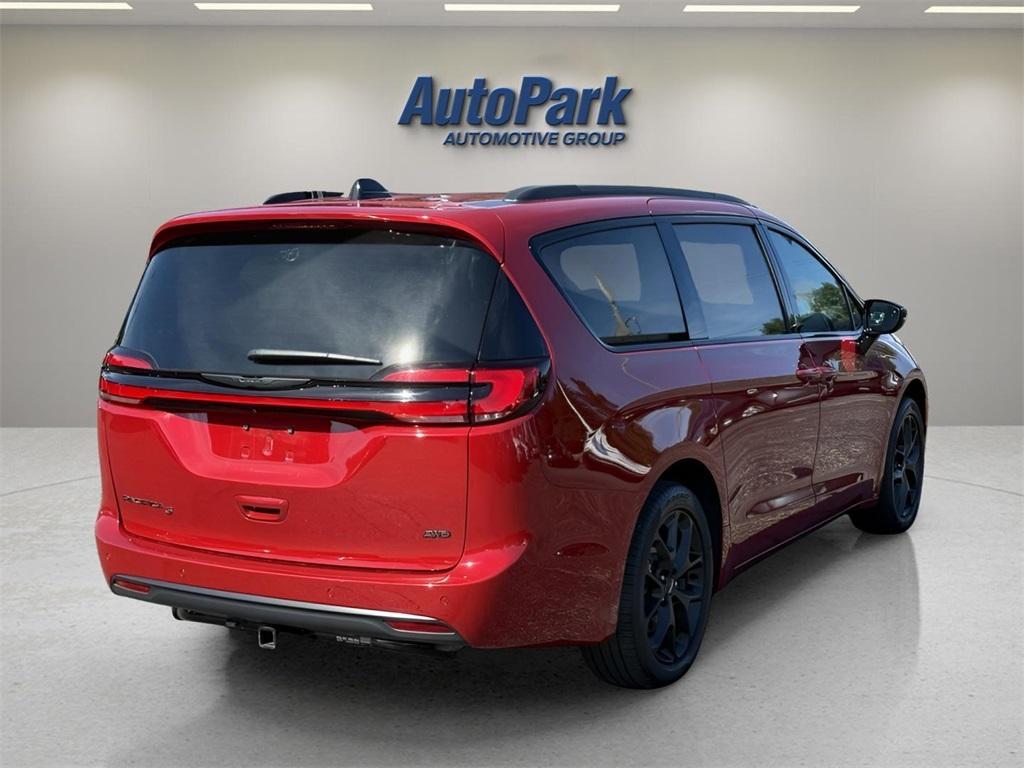 used 2024 Chrysler Pacifica car, priced at $38,582
