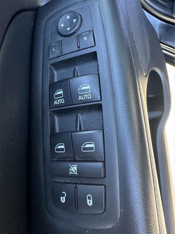 used 2018 Jeep Grand Cherokee car, priced at $15,995