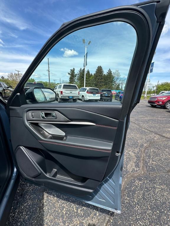 new 2025 Ford Explorer car, priced at $66,285