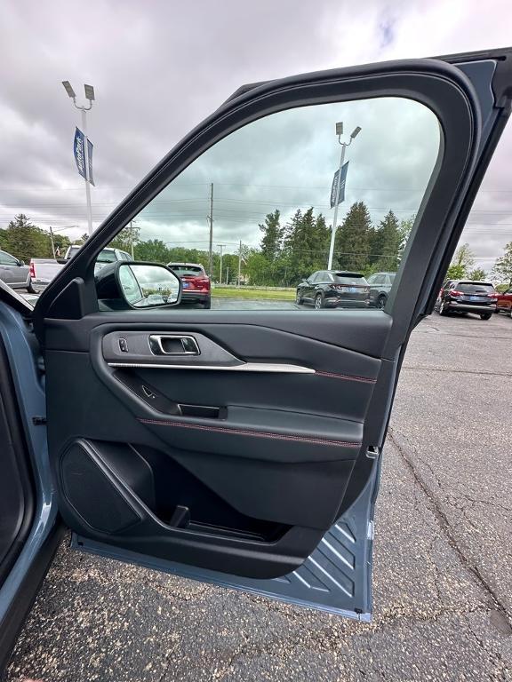 new 2025 Ford Explorer car, priced at $49,680