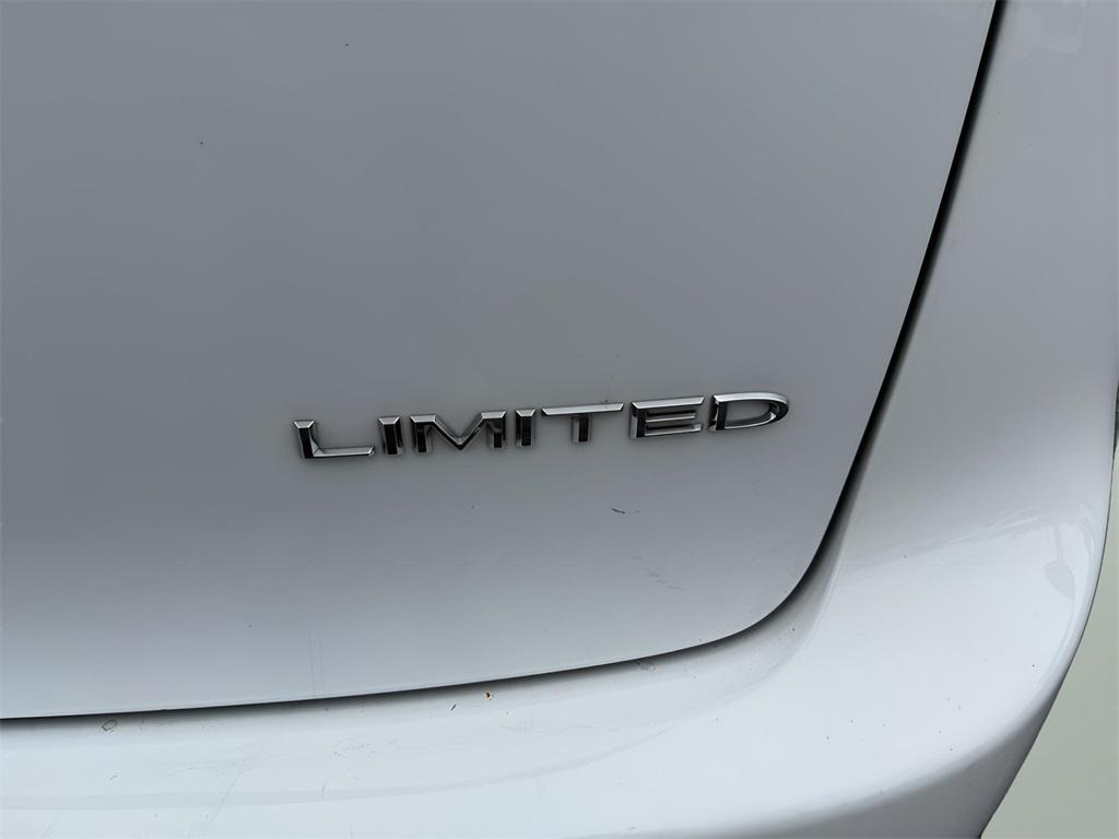 used 2023 Chrysler Pacifica car, priced at $25,631