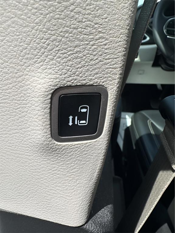 used 2023 Chrysler Pacifica car, priced at $23,995