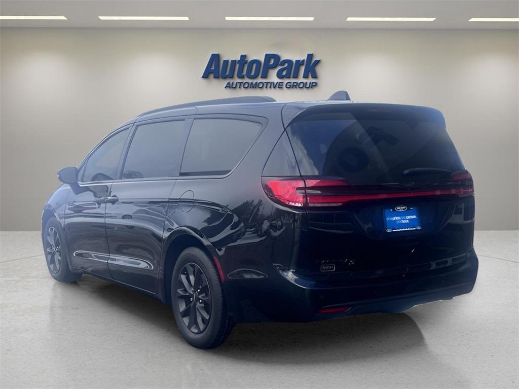 used 2021 Chrysler Pacifica car, priced at $24,995