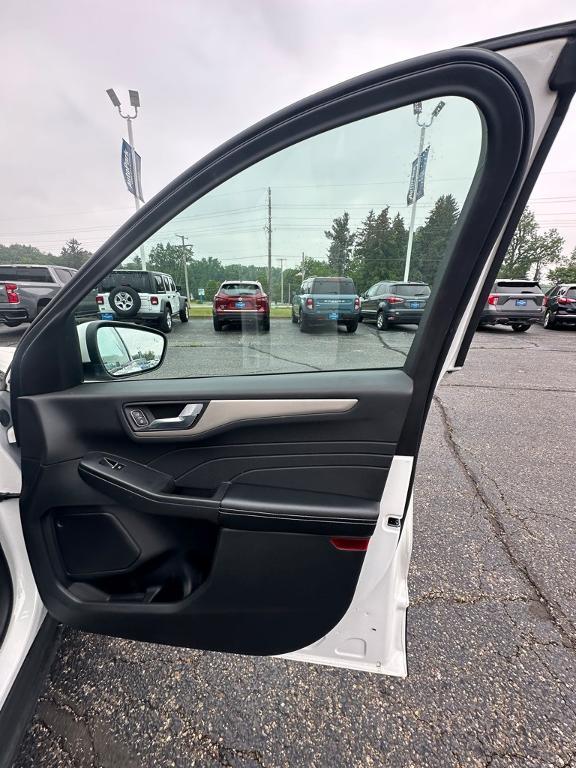 used 2022 Ford Escape car, priced at $21,995
