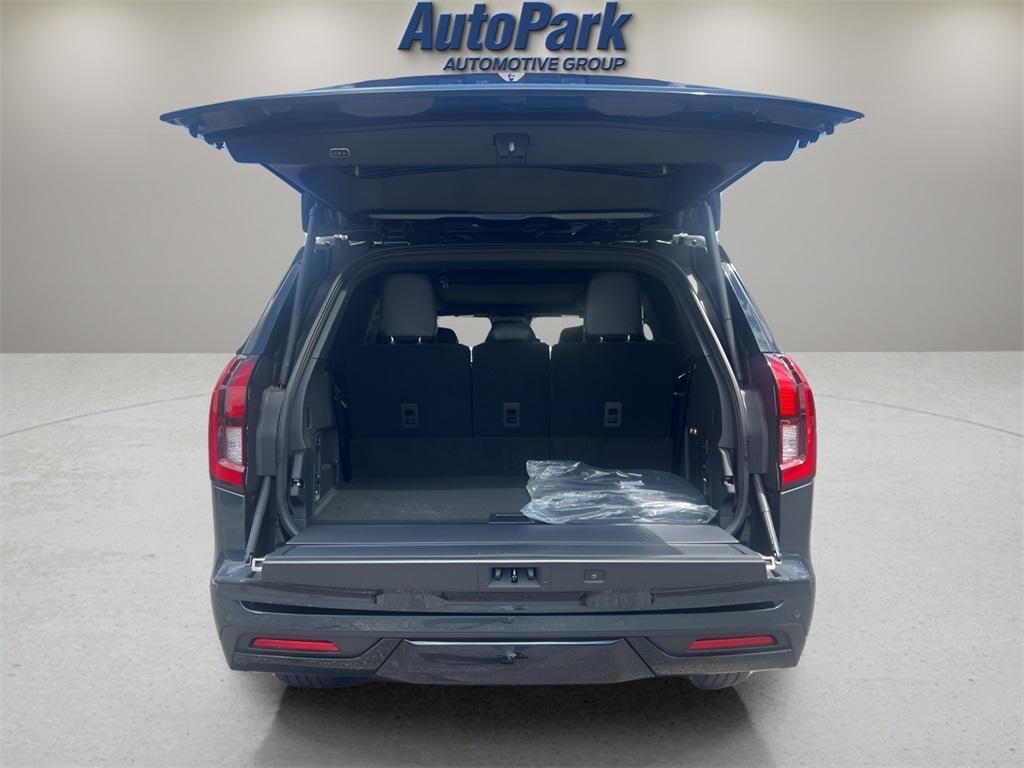new 2025 Ford Expedition car, priced at $84,185