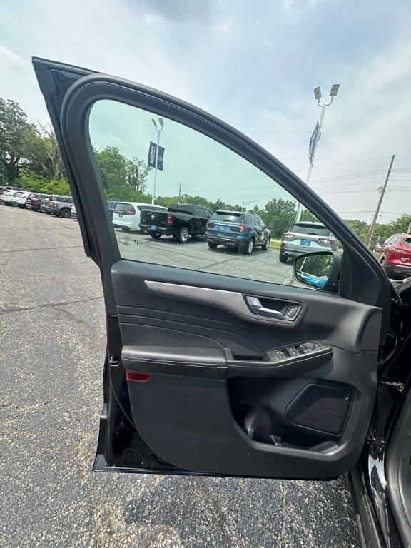used 2022 Ford Escape car, priced at $23,995