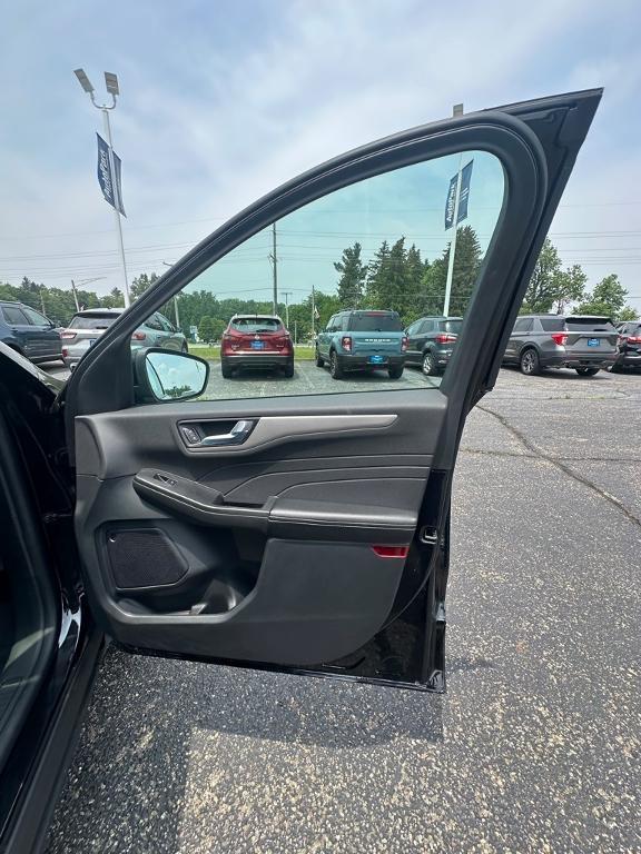used 2022 Ford Escape car, priced at $23,995