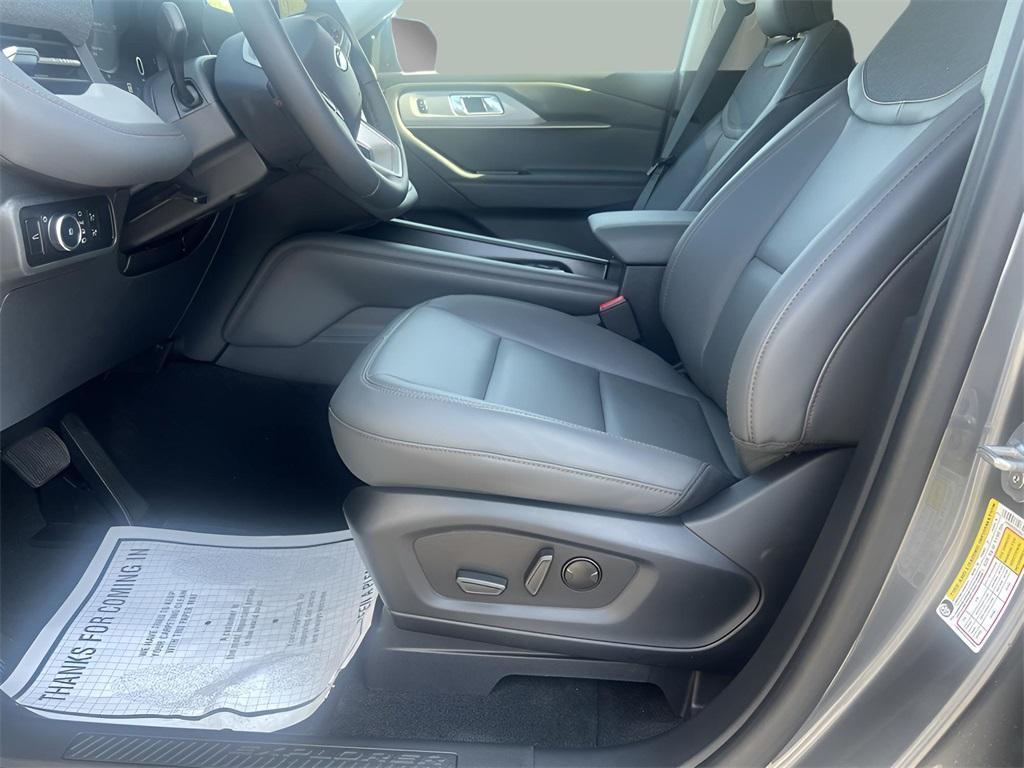 new 2025 Ford Explorer car, priced at $51,010