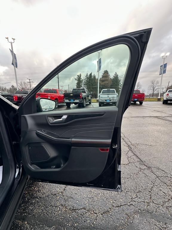 new 2025 Ford Escape car, priced at $40,255