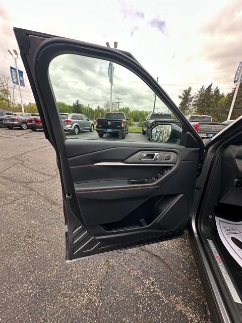 new 2025 Ford Explorer car, priced at $52,460