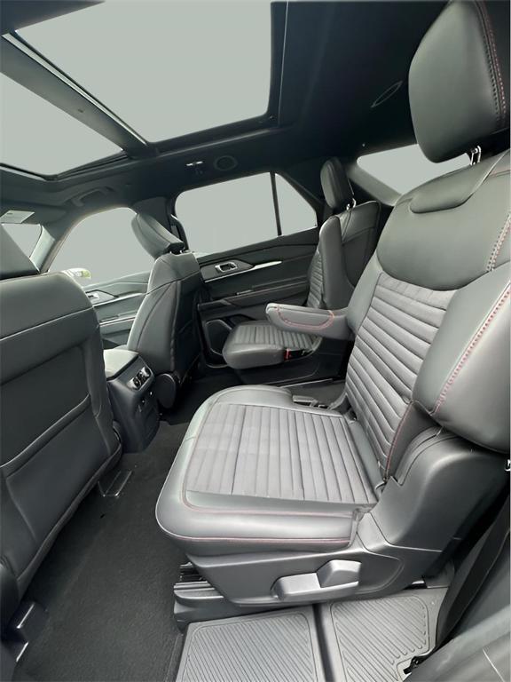 new 2025 Ford Explorer car, priced at $52,460