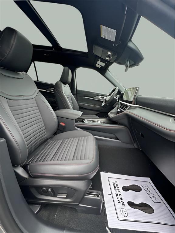 new 2025 Ford Explorer car, priced at $52,460