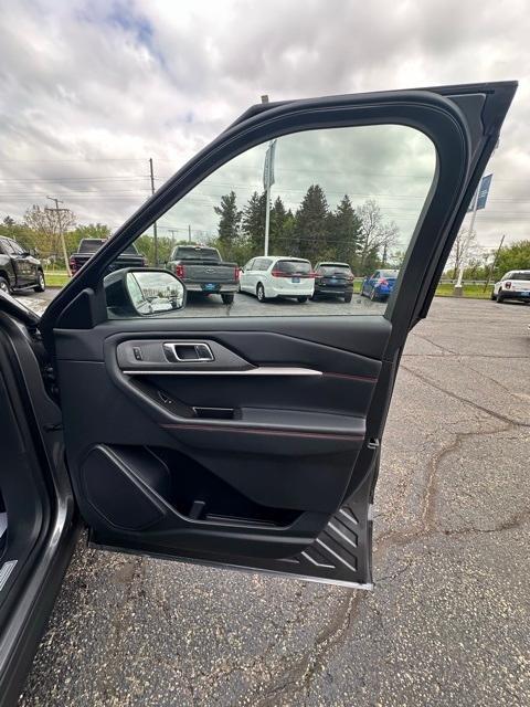 new 2025 Ford Explorer car, priced at $52,460