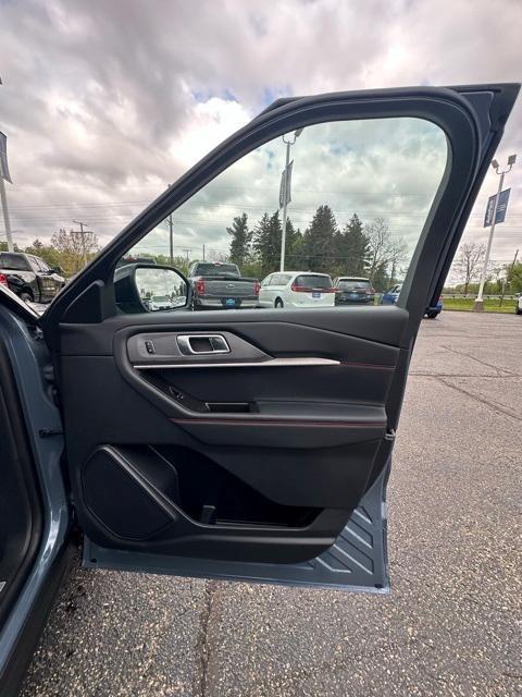 new 2025 Ford Explorer car, priced at $50,780