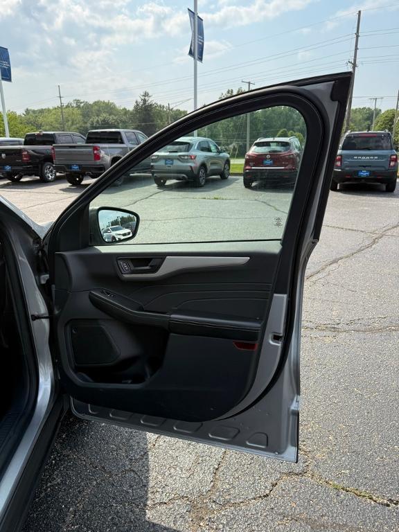 used 2022 Ford Escape car, priced at $22,995